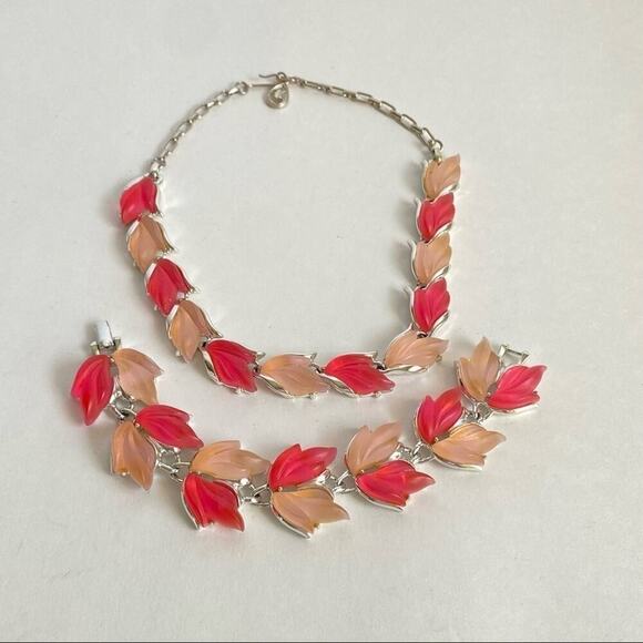 Vintage Pink Lucite Moonglow Leaf Necklace & Bracelet Set Silver Tone 60s Retro - Picture 11 of 14